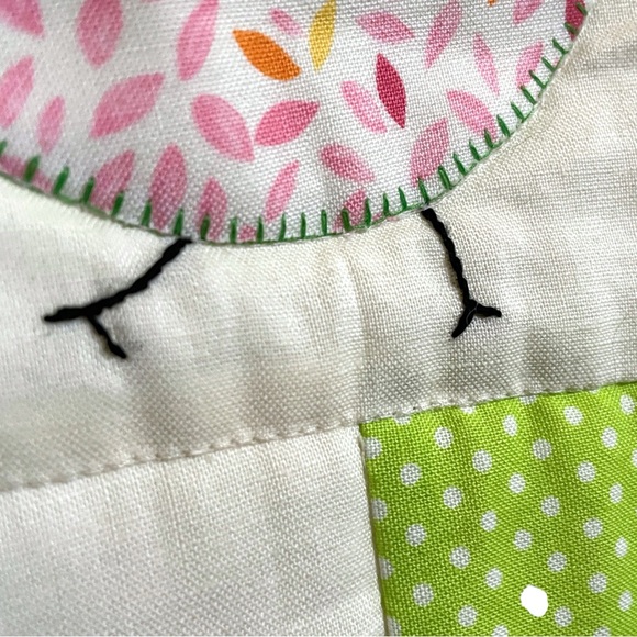 Hanging “Chubby Chicks” Quilt Lovely Colors Beautiful Embroidery Approx 38”x 38” - Picture 11 of 15